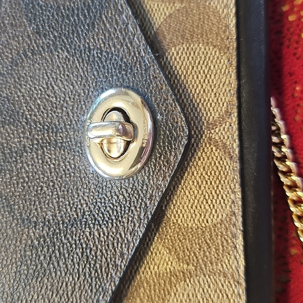Coach Blocking Wallet With Chain - Picture 3 of 9